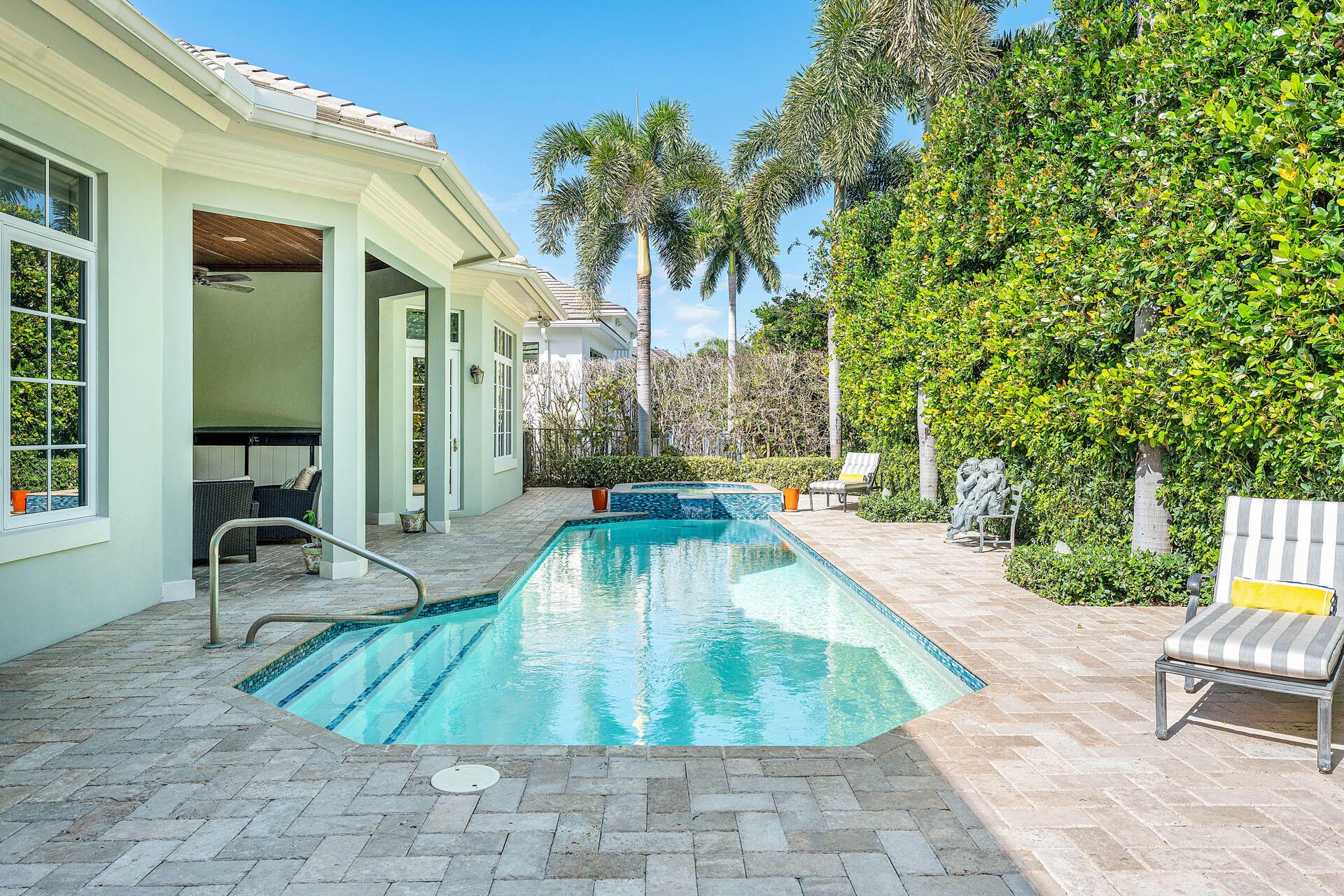 ROYAL PALM YACHT & COUNTR - Residential