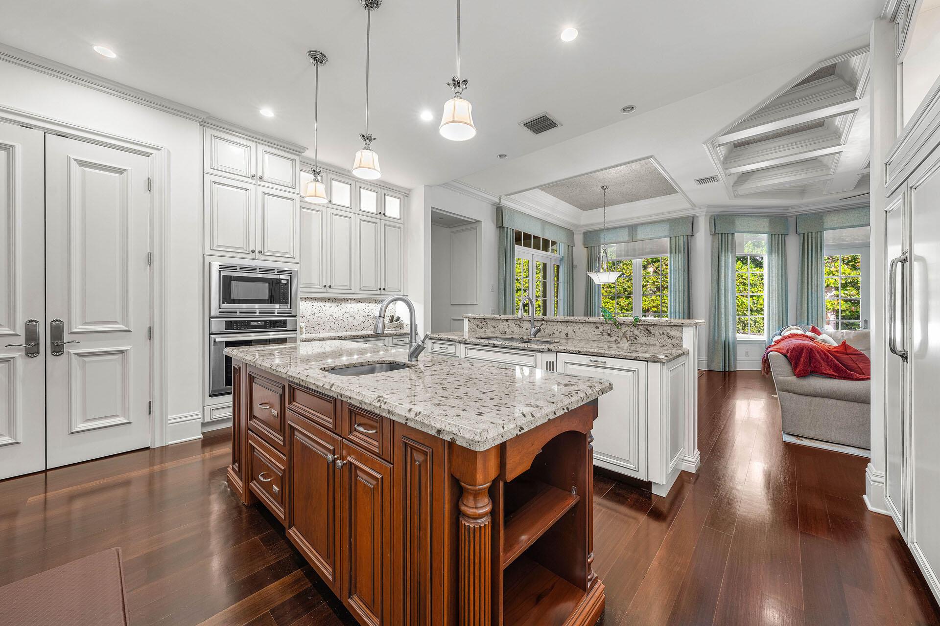 ROYAL PALM YACHT & COUNTR - Residential