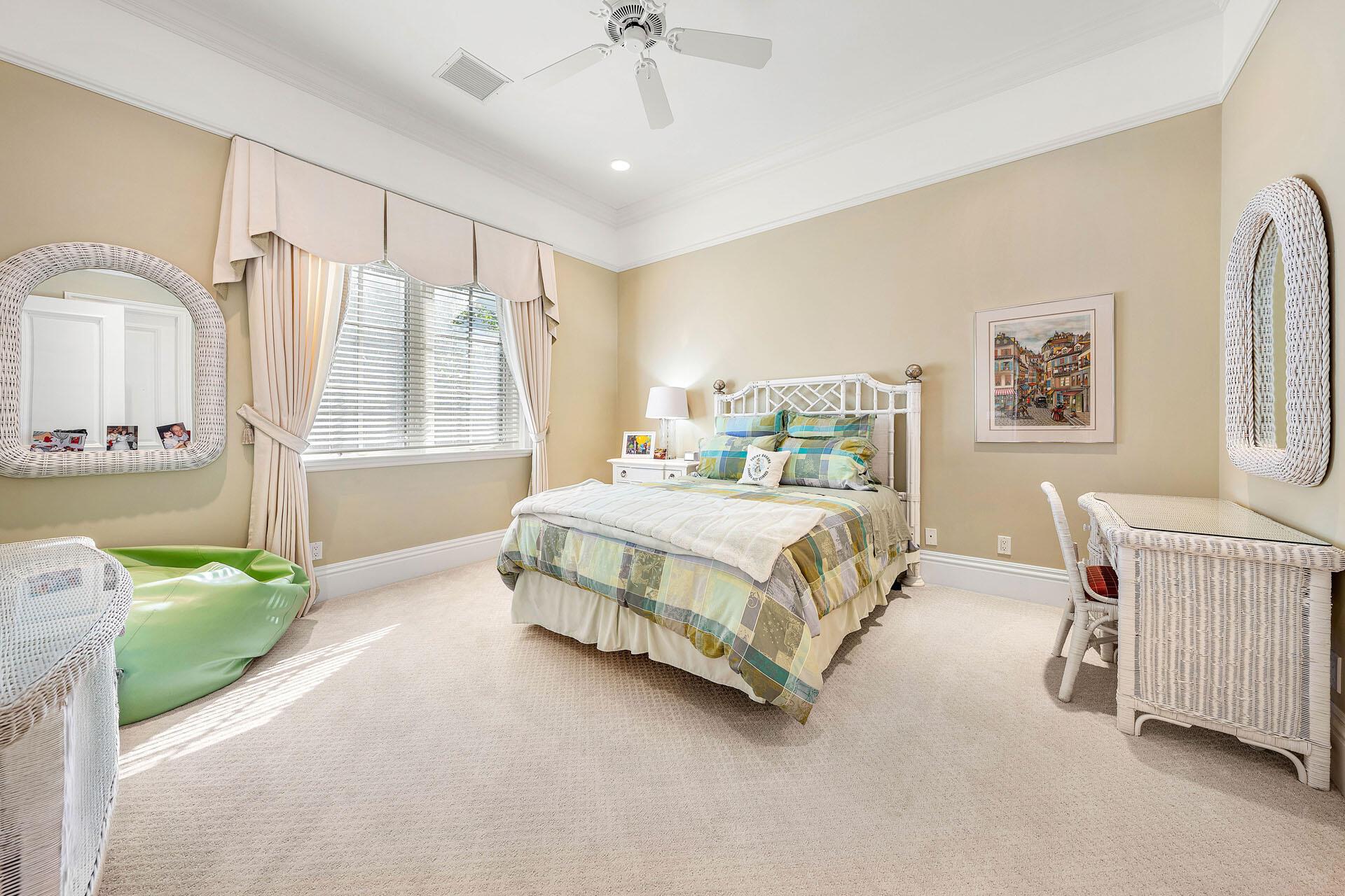 ROYAL PALM YACHT & COUNTR - Residential