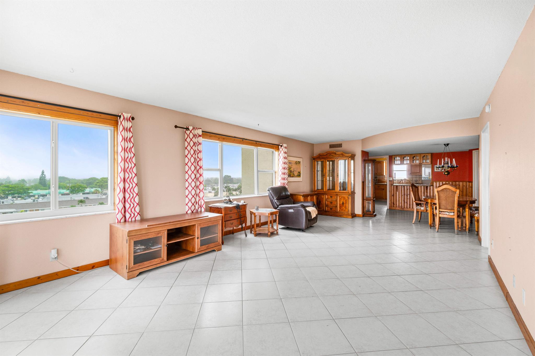 LAKE HARBOUR TOWERS CONDO - Residential