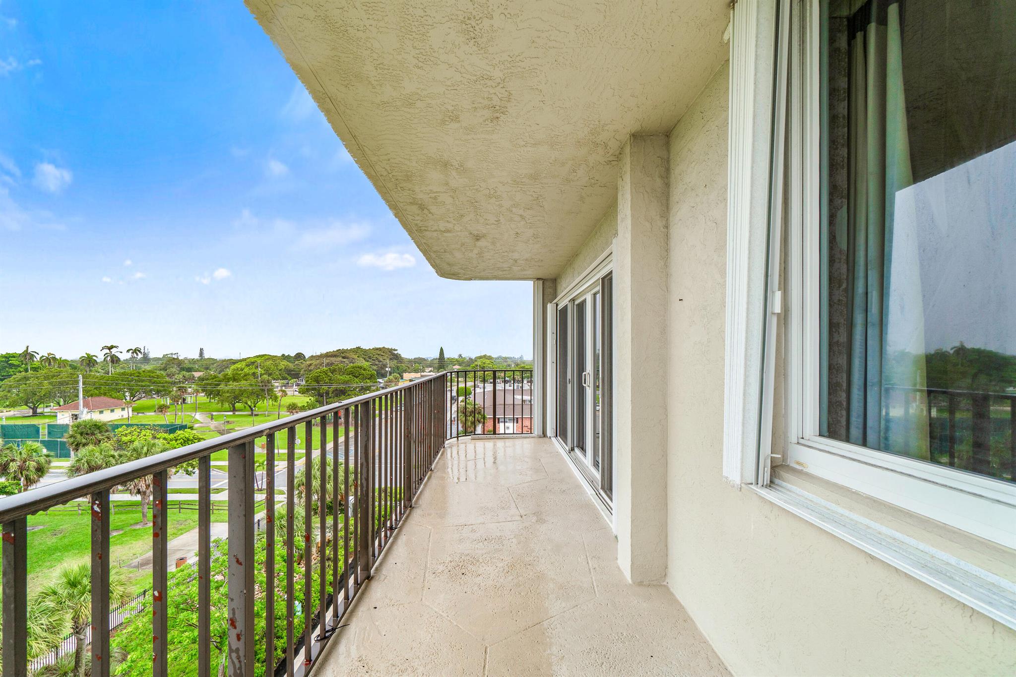 801 Lake Shore Drive 619