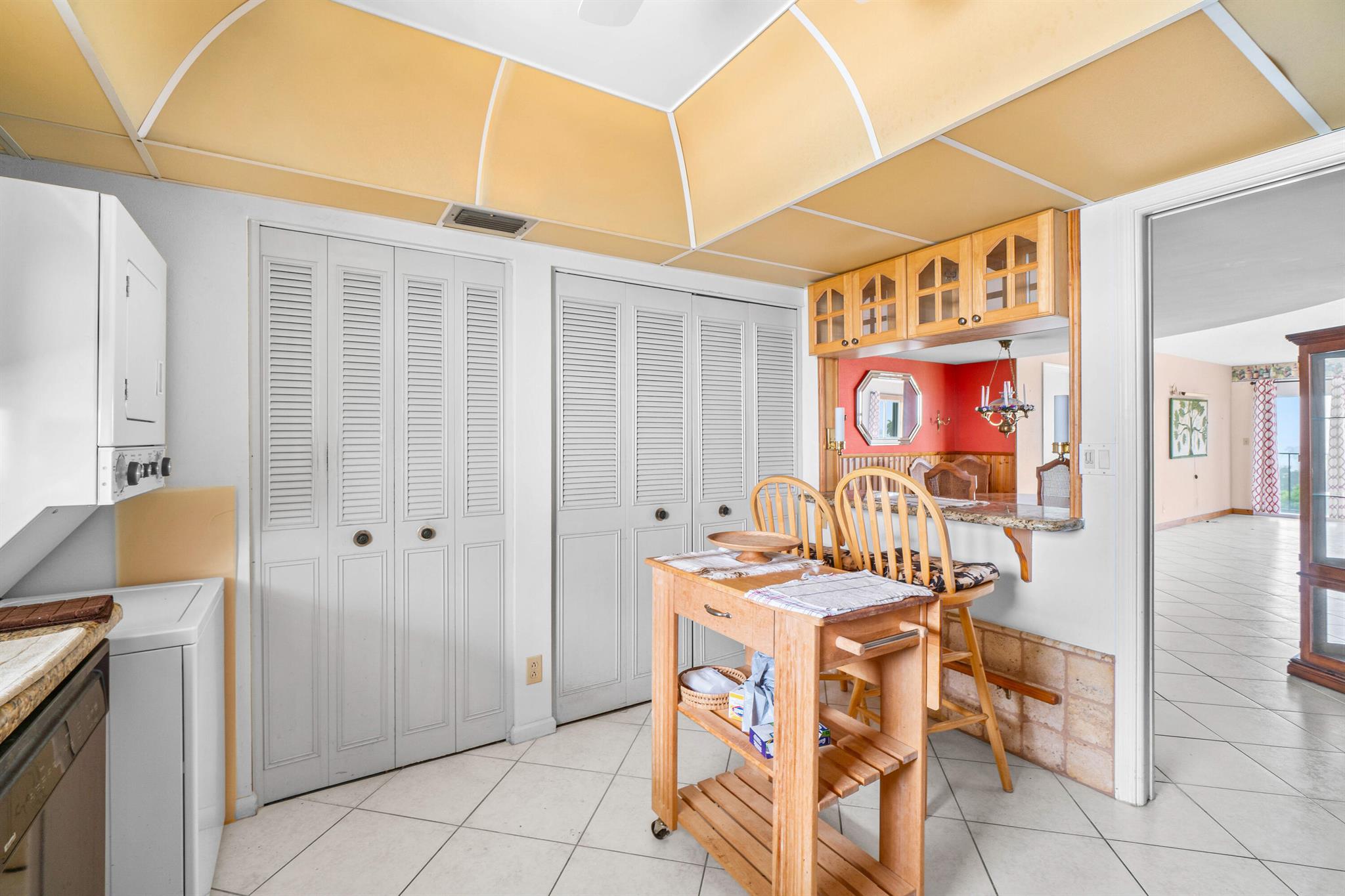 LAKE HARBOUR TOWERS CONDO - Residential