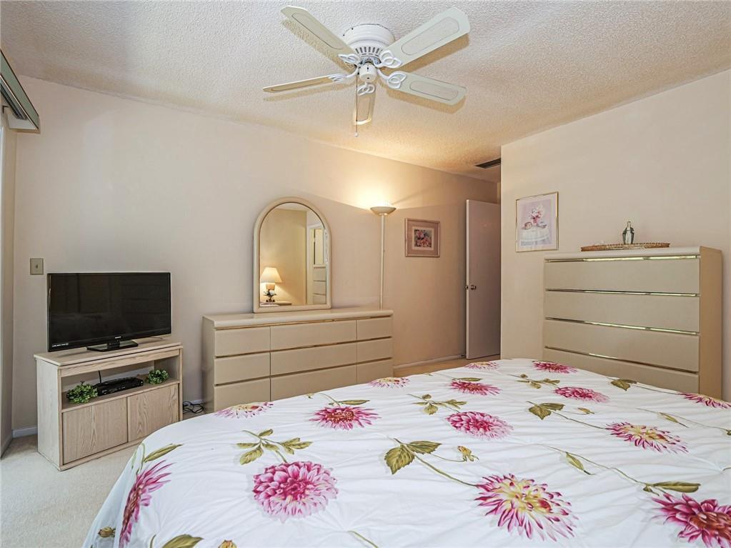 VISTA ROYALE PHASE IV BLD - Residential Lease