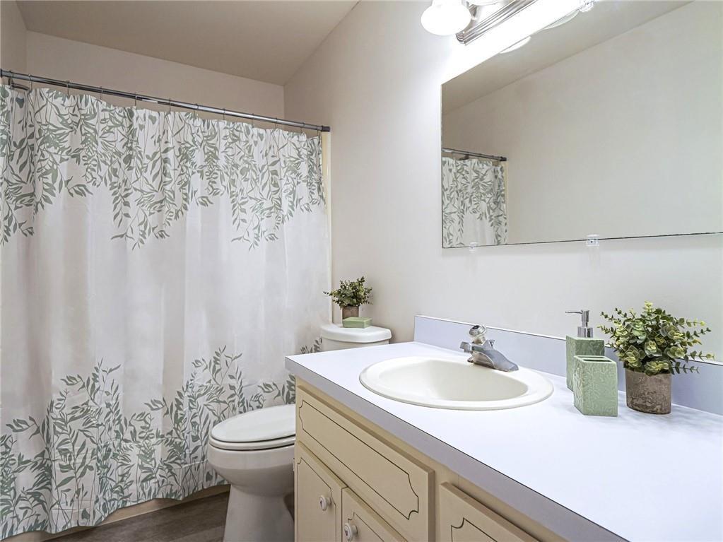 VISTA ROYALE PHASE IV BLD - Residential Lease