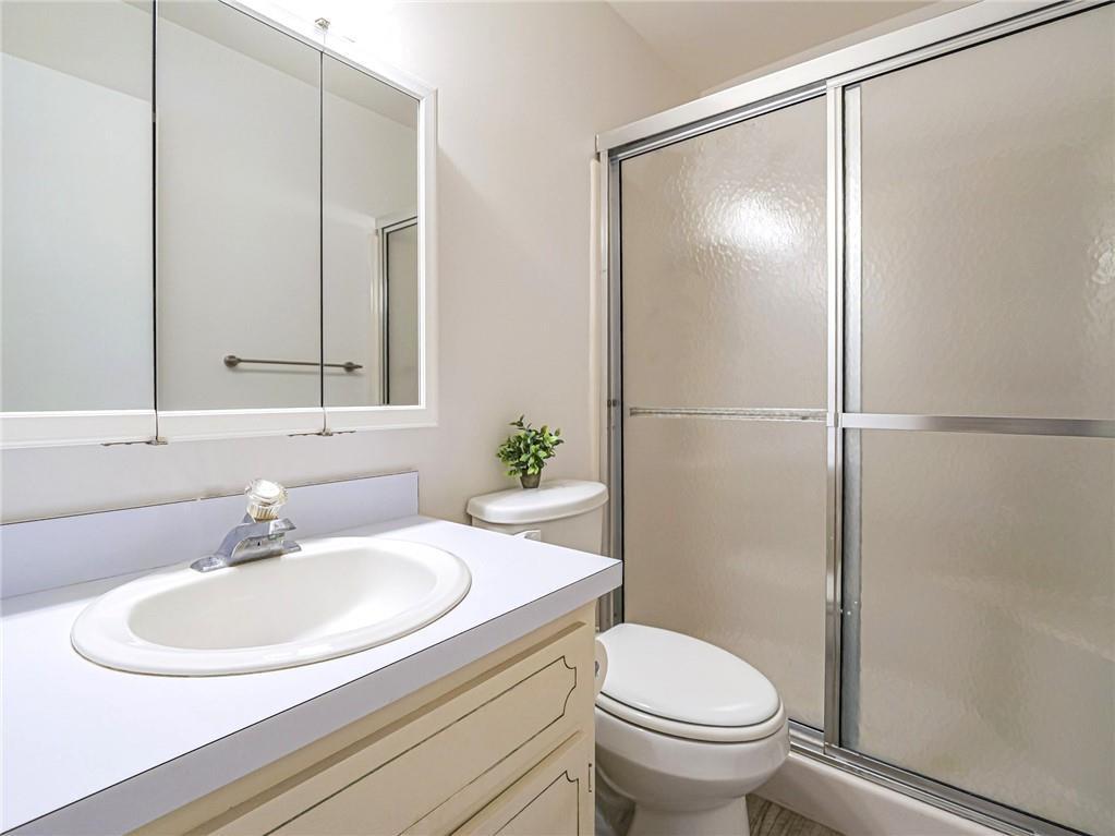 VISTA ROYALE PHASE IV BLD - Residential Lease