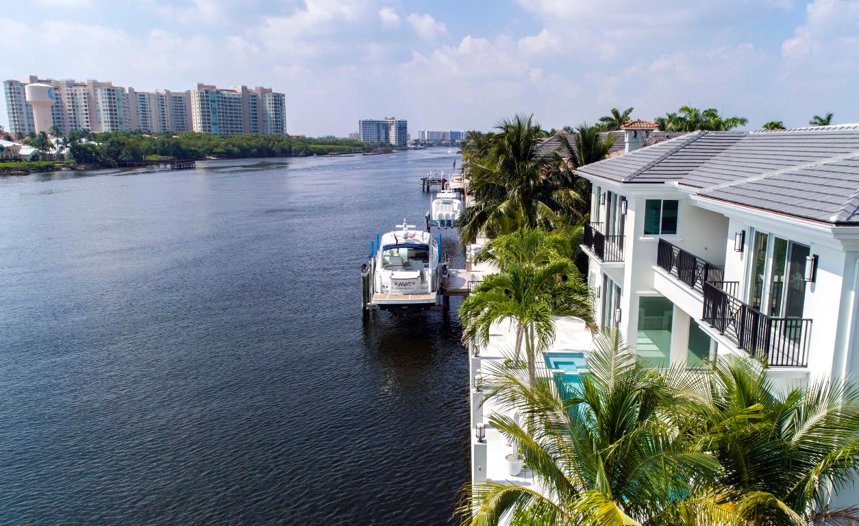 BOCA HARBOUR ISLAND SEC - Residential