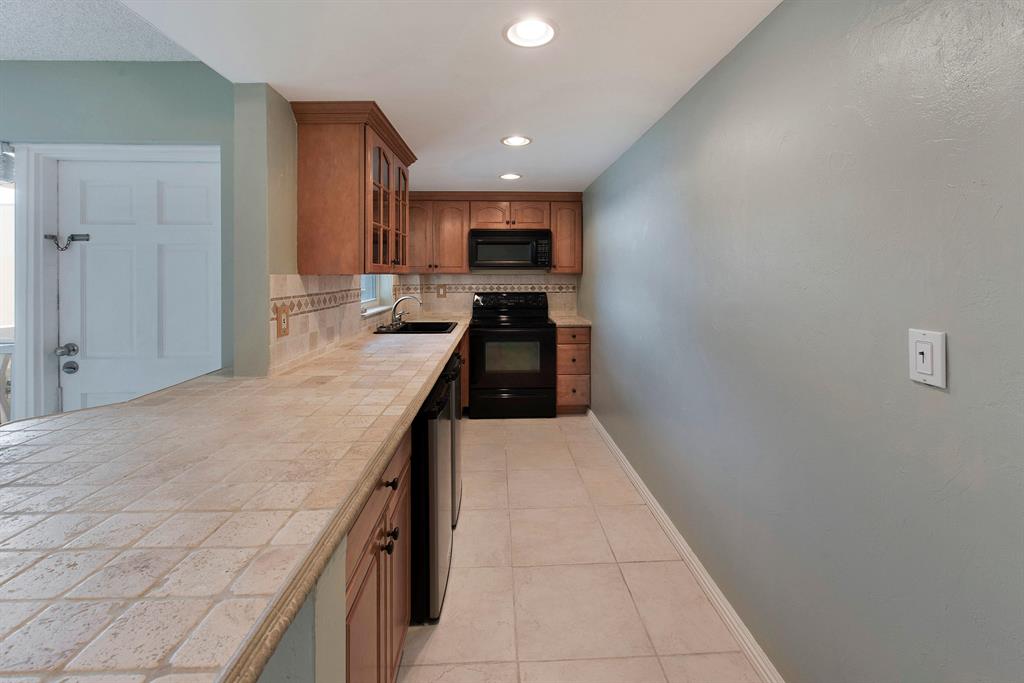 HILLSBORO WINDSOR CONDO - Residential