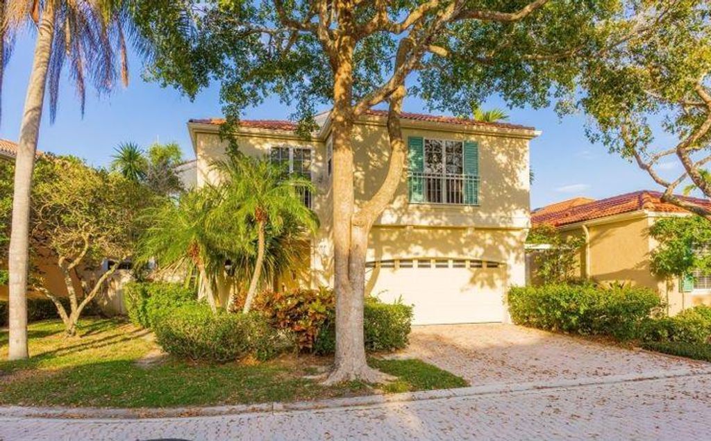 Photo of 17 Via Aurelia, Palm Beach Gardens, FL 33418 (MLS # R10722693)