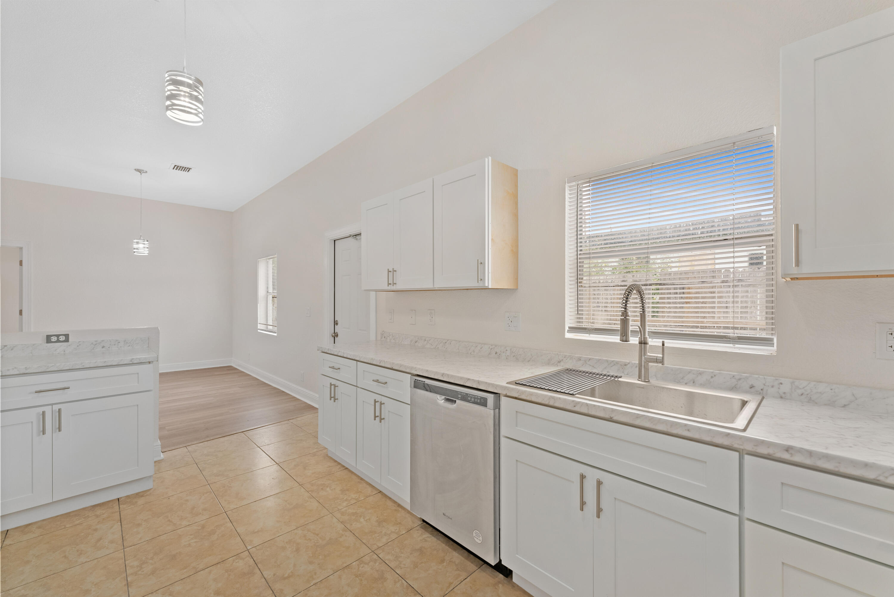 ALICIA 1 - Residential