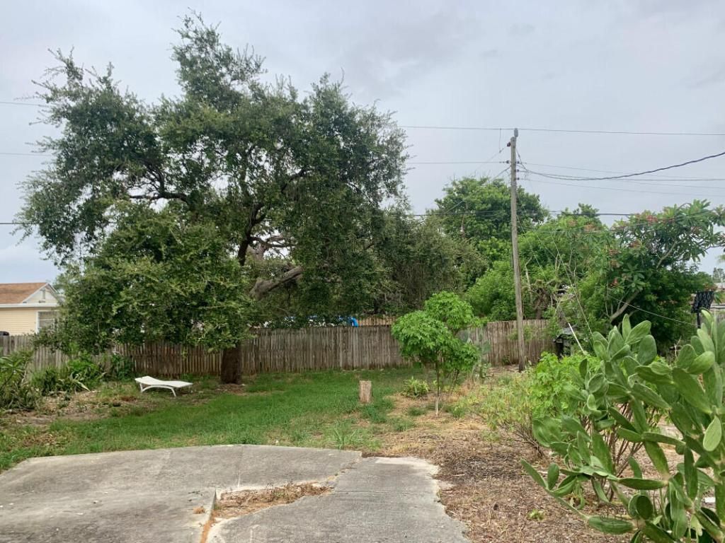 Photo of 708 S Broadway, Lantana, FL 33462 (MLS # R11137689)