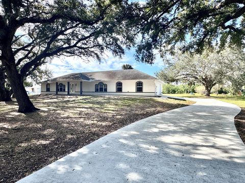 A home in Okeechobee