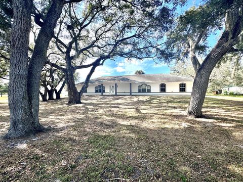 A home in Okeechobee