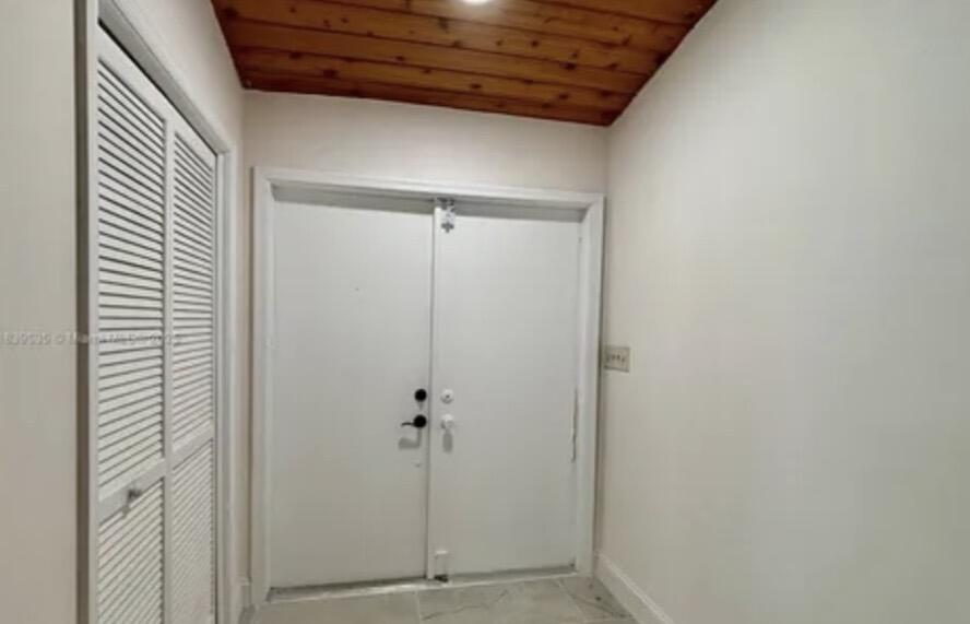 CORAL SPRINGS COUNTRY CLUB - Residential Lease