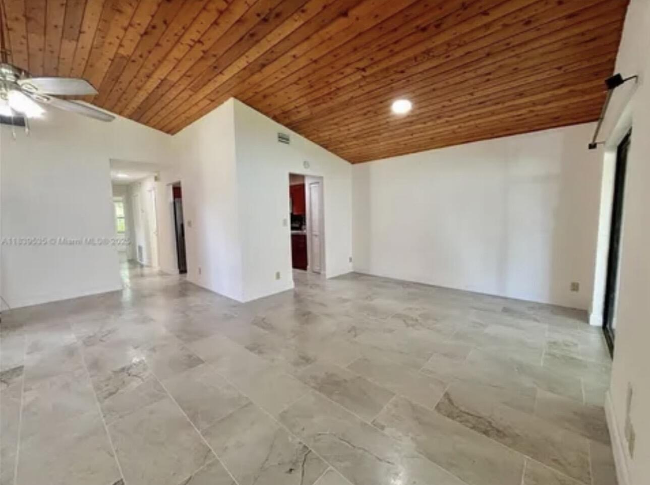 CORAL SPRINGS COUNTRY CLUB - Residential Lease