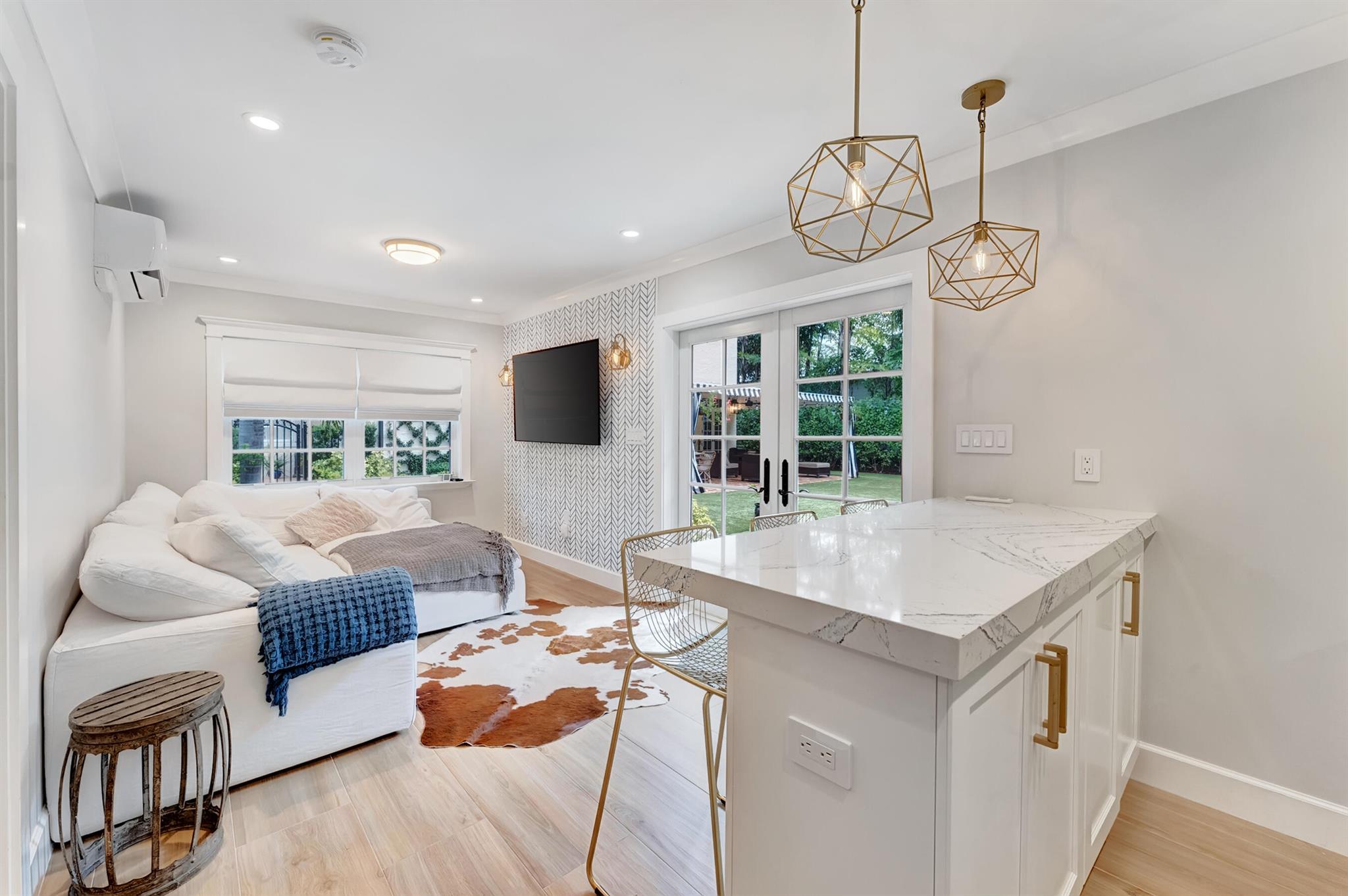 crest lake park Delray IN - Residential