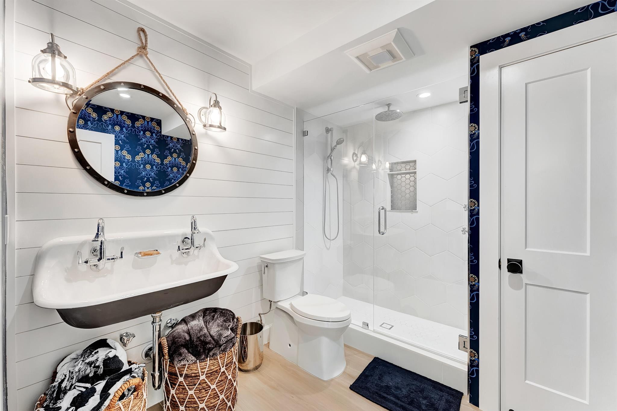 crest lake park Delray IN - Residential