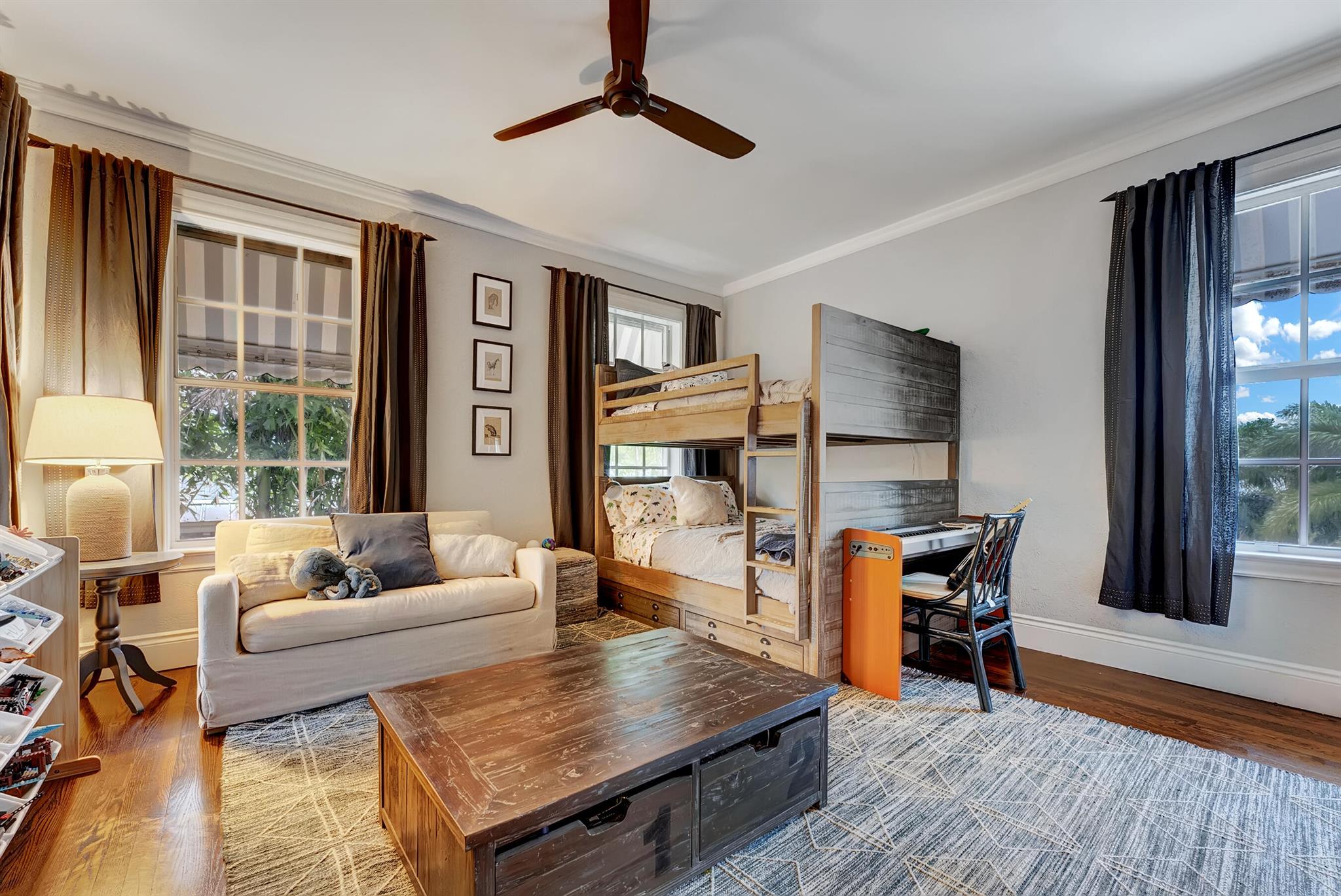 crest lake park Delray IN - Residential