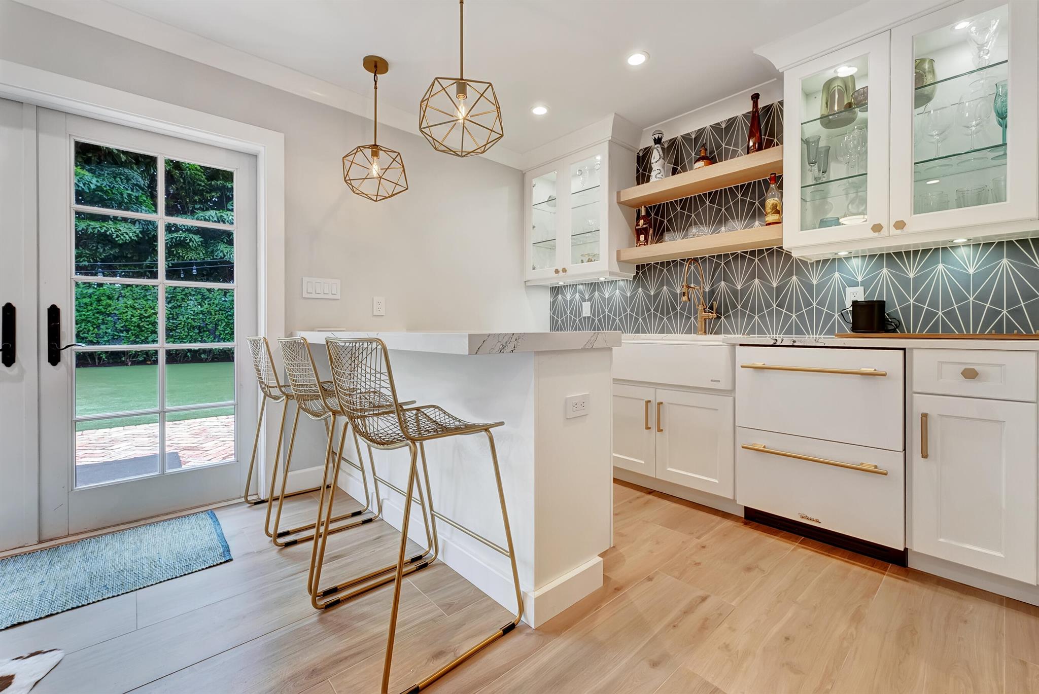 crest lake park Delray IN - Residential