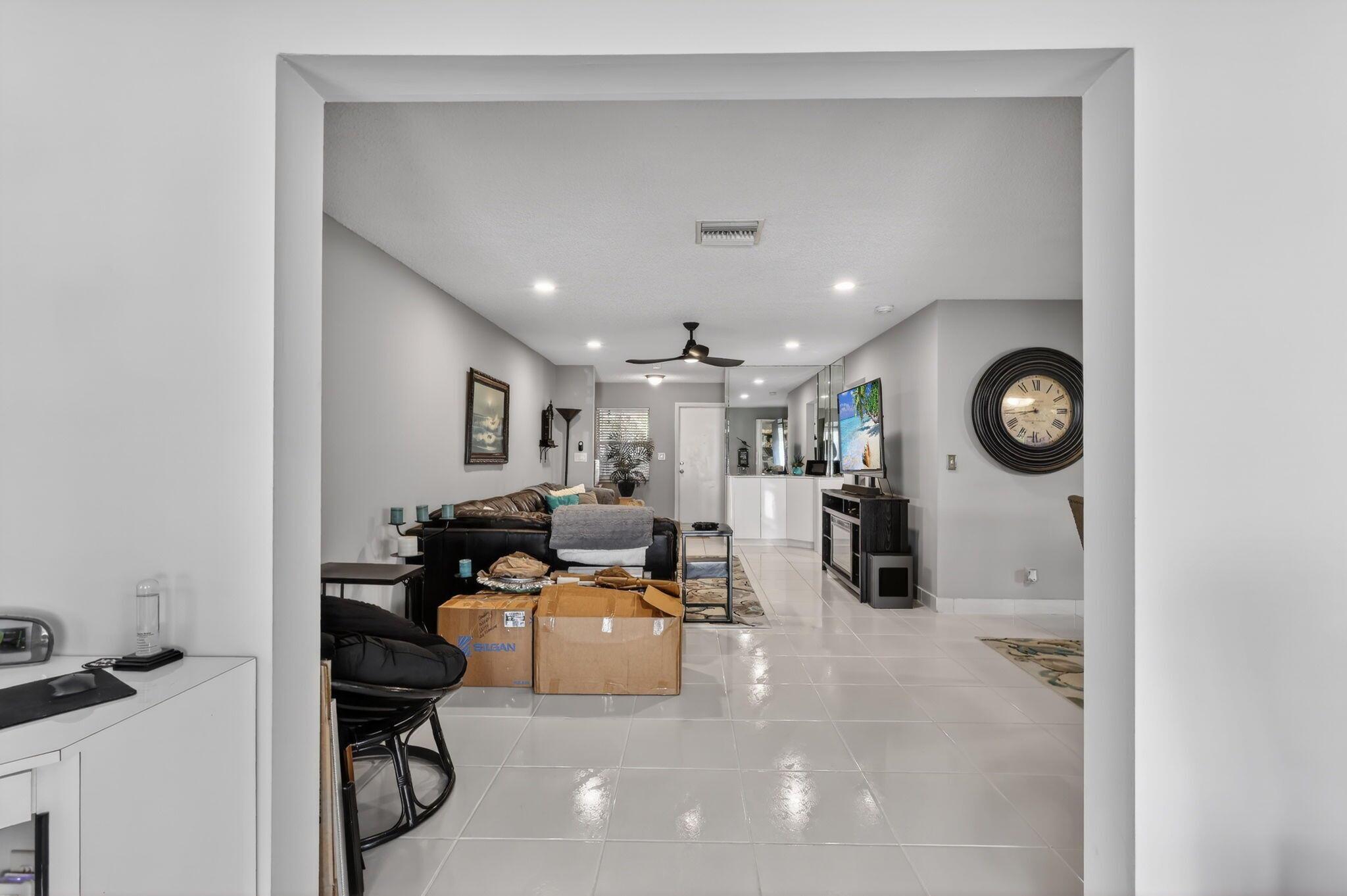 DELRAY VILLAS 5 - Residential Lease