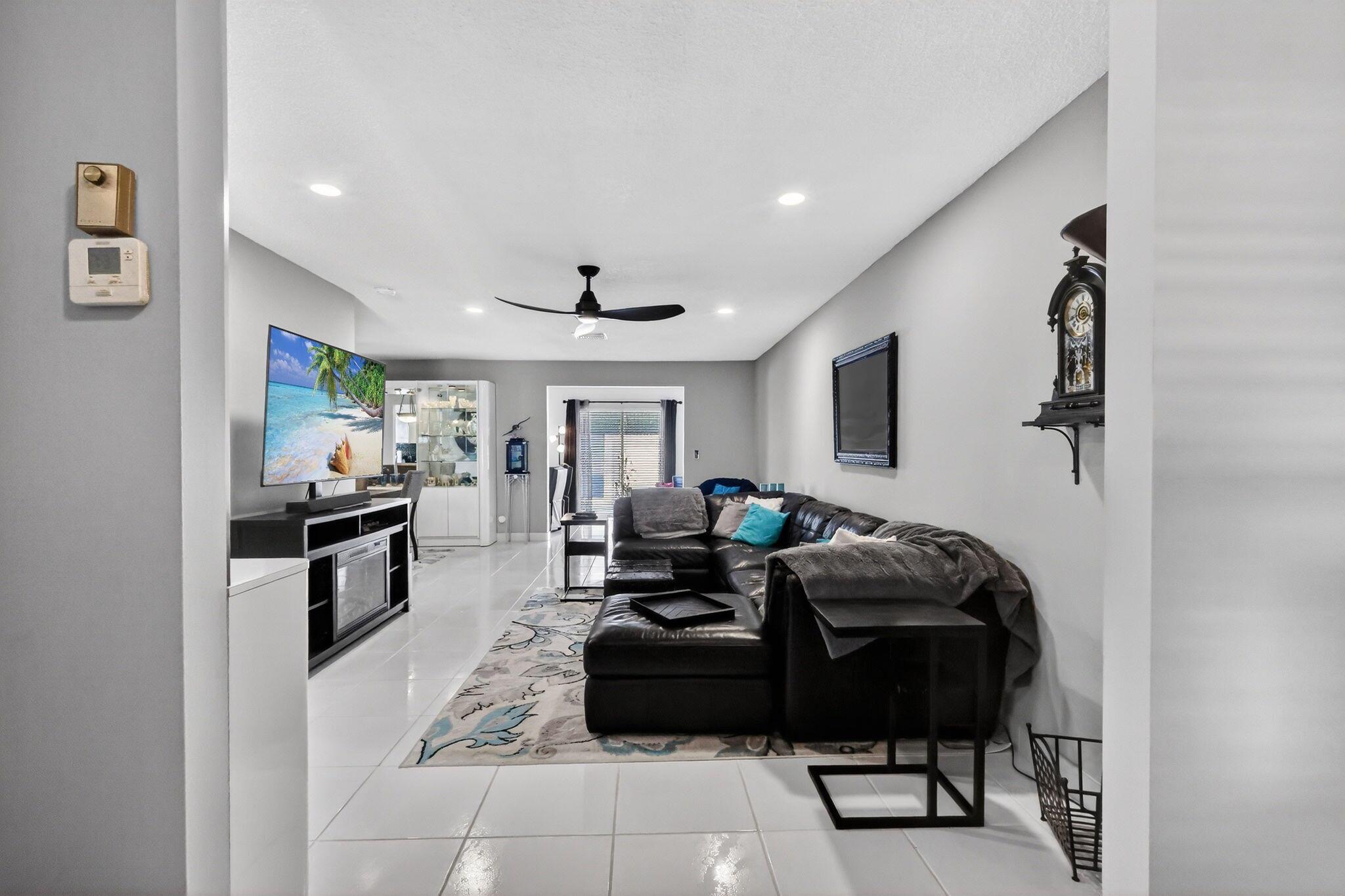 DELRAY VILLAS 5 - Residential Lease