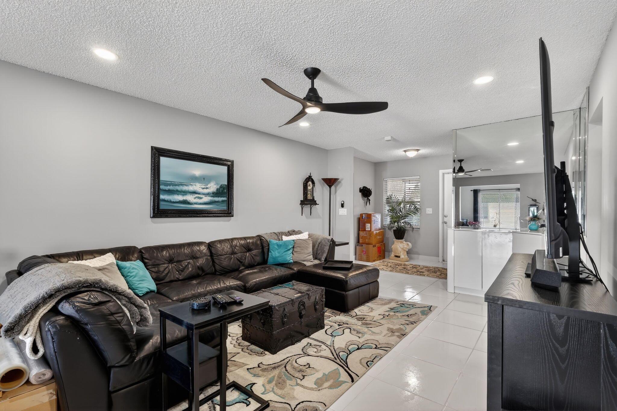 DELRAY VILLAS 5 - Residential Lease