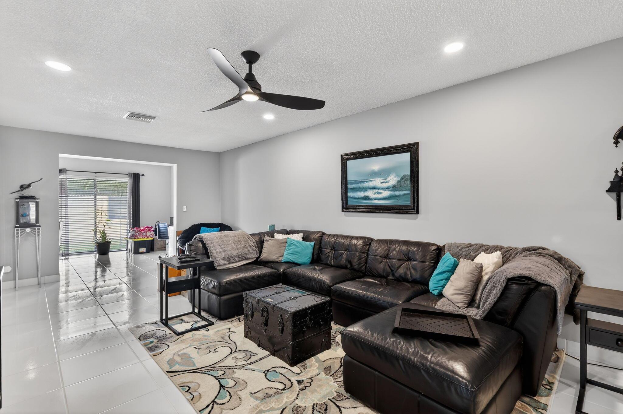 DELRAY VILLAS 5 - Residential Lease