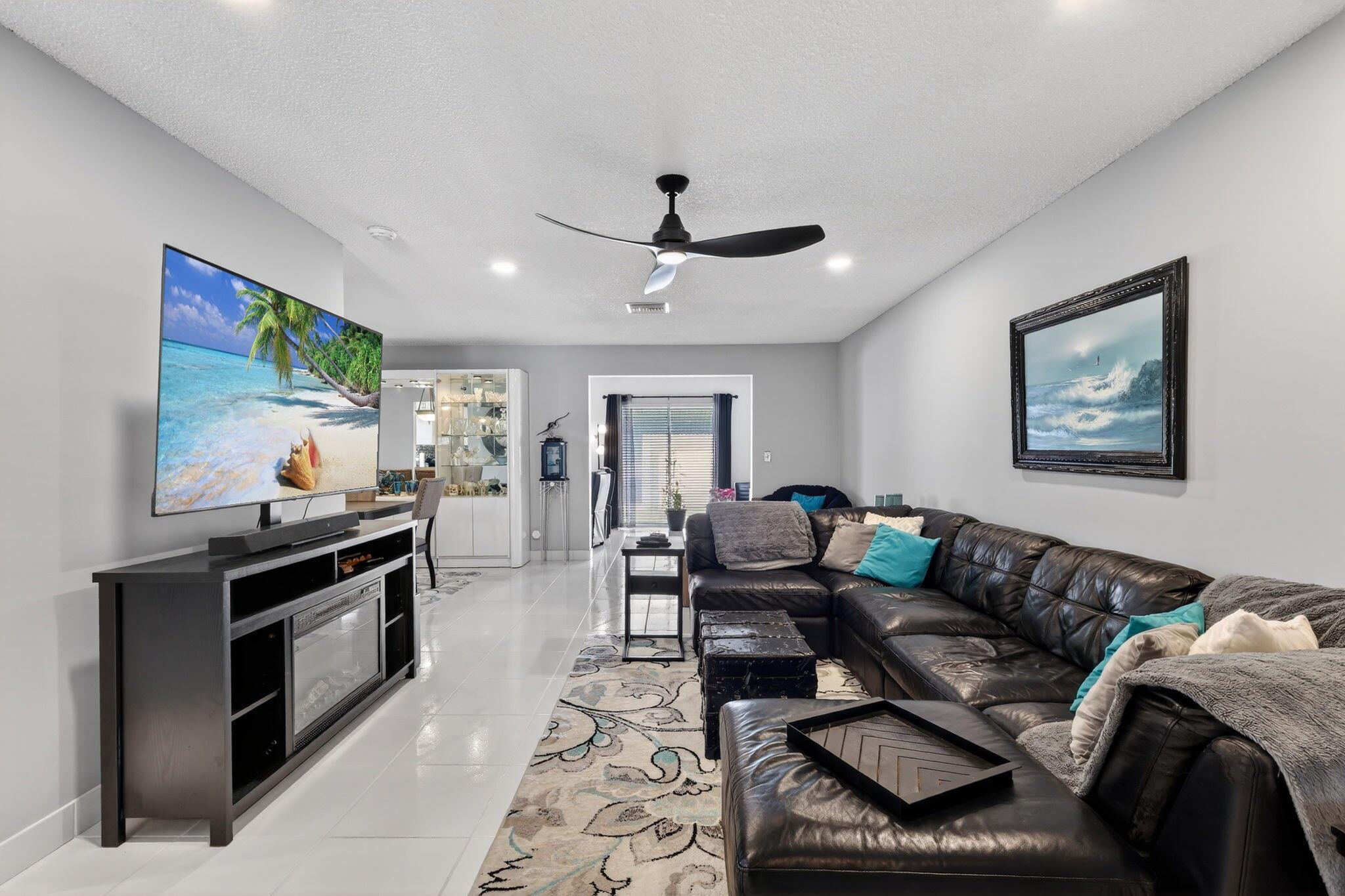 DELRAY VILLAS 5 - Residential Lease