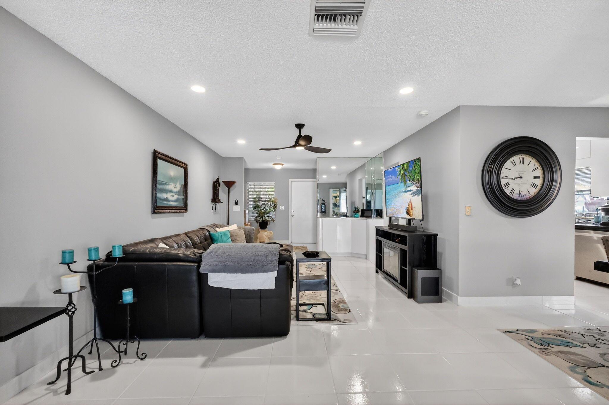 DELRAY VILLAS 5 - Residential Lease