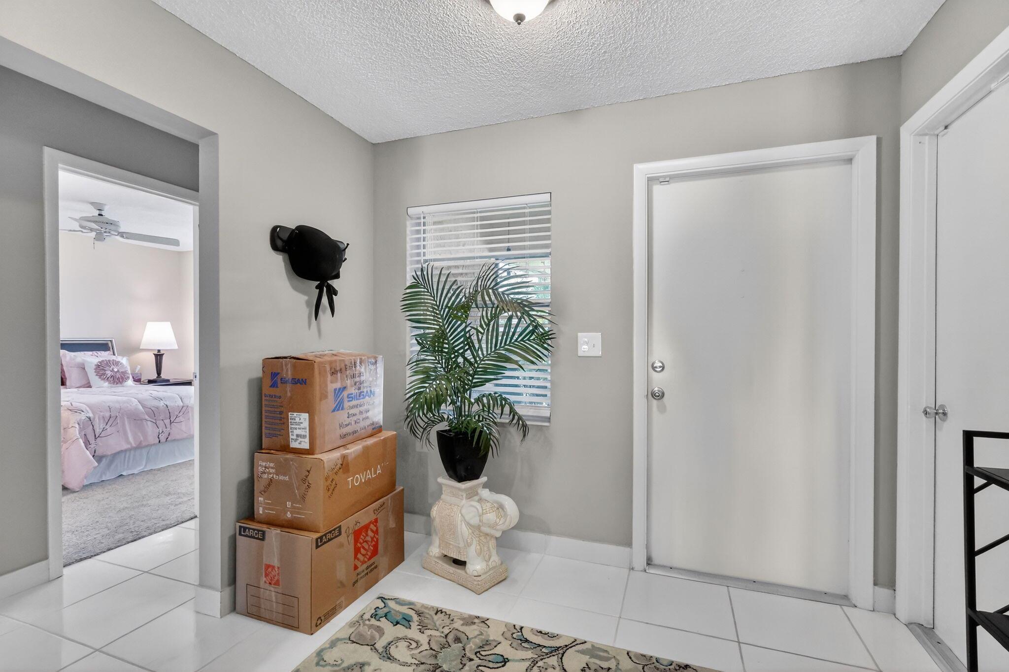 DELRAY VILLAS 5 - Residential Lease