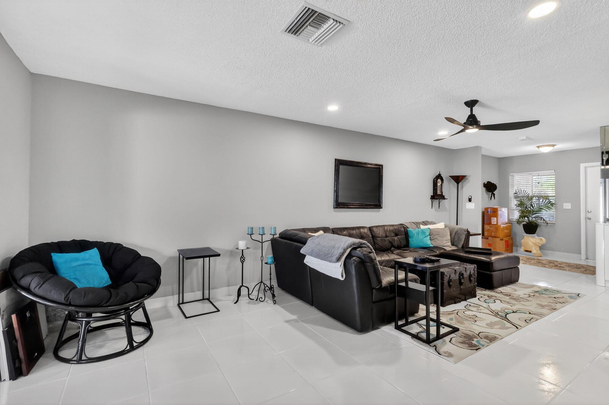 DELRAY VILLAS 5 - Residential Lease