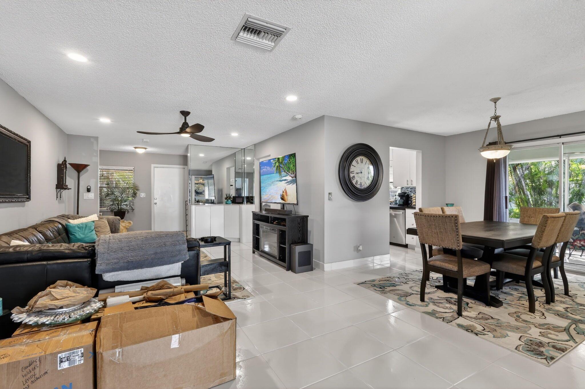 DELRAY VILLAS 5 - Residential Lease