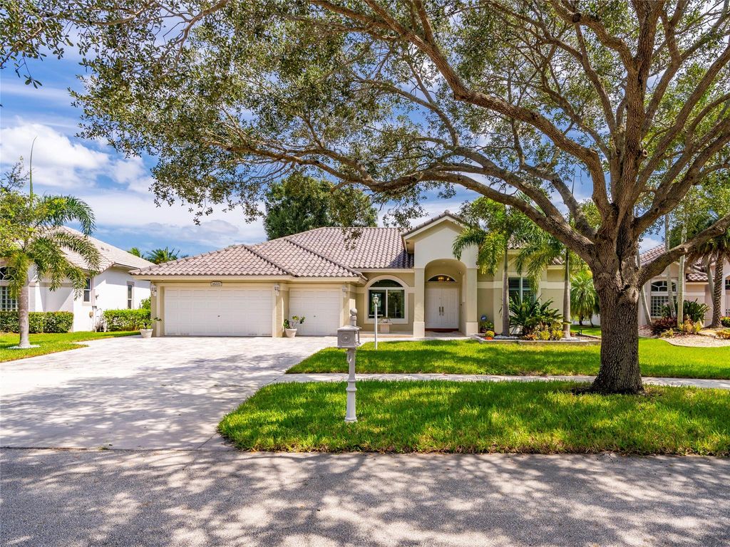 Photo of 16203 S Segovia Cir, Pembroke Pines, FL 33331 (MLS # F10399367)