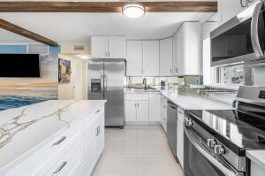 LAKESIDE POINT APT 3 COND - Residential