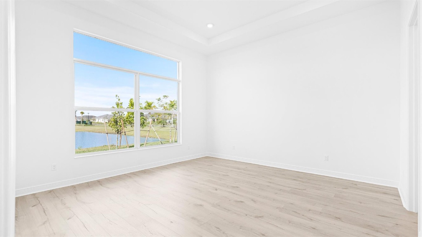 CRESSWIND PALM BEACH - Residential