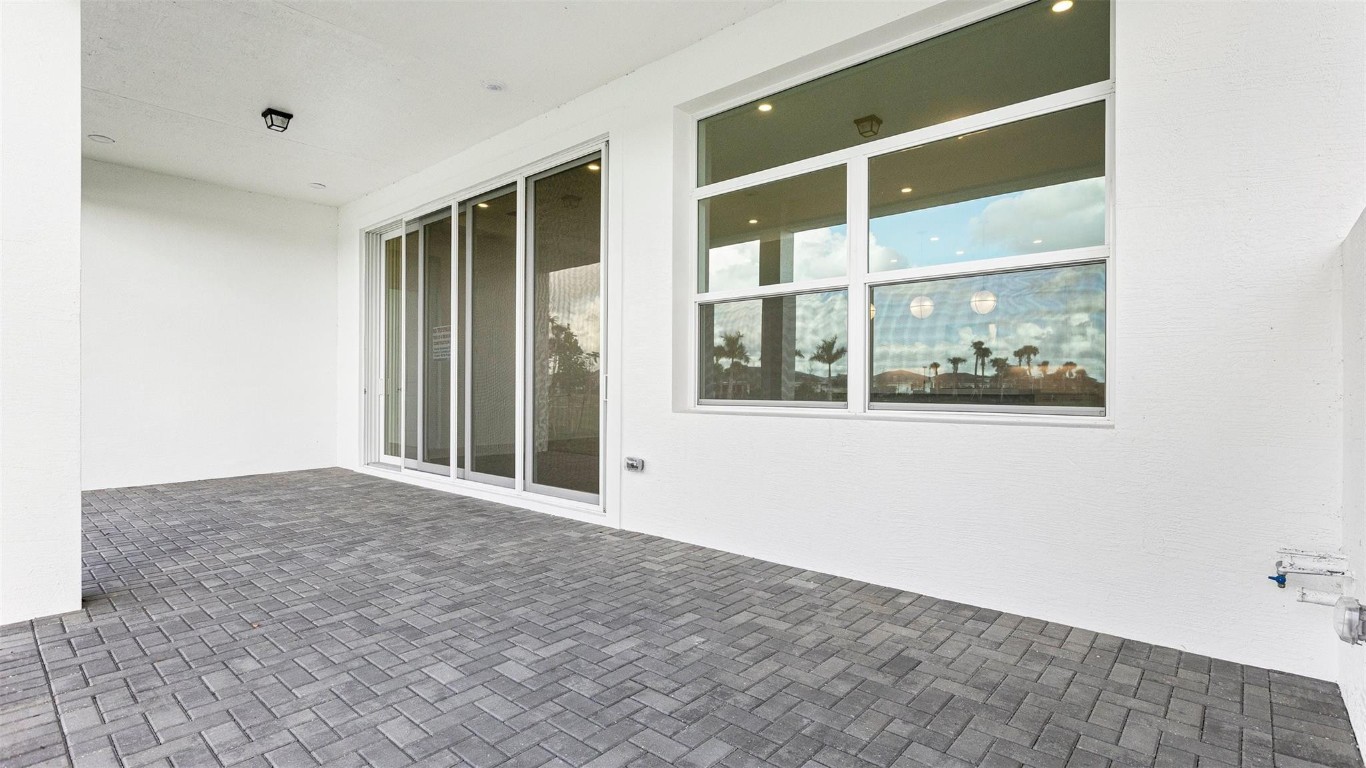 CRESSWIND PALM BEACH - Residential