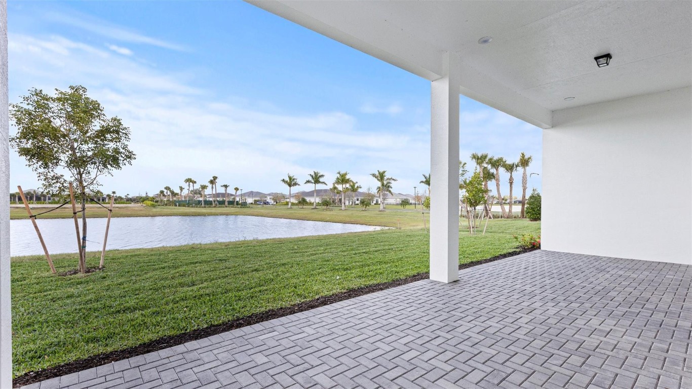 CRESSWIND PALM BEACH - Residential