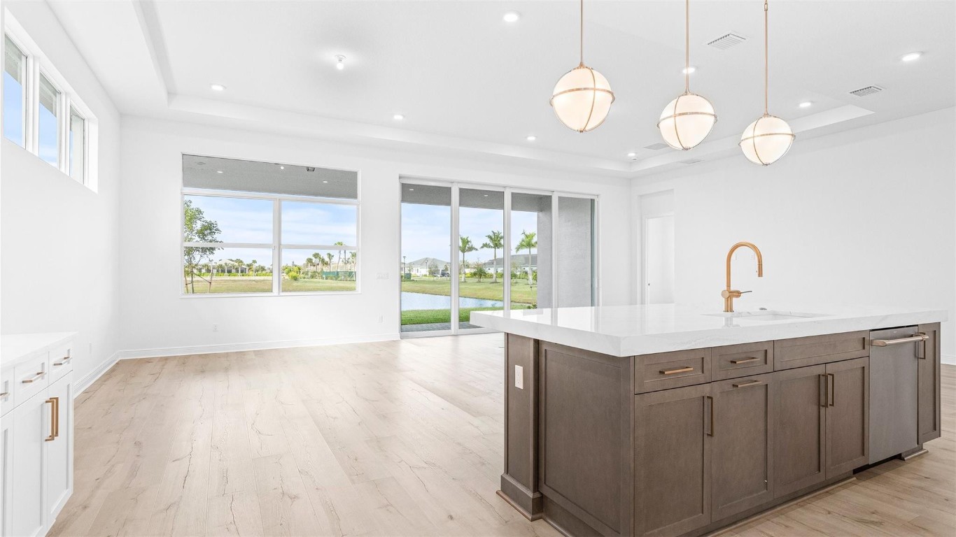 CRESSWIND PALM BEACH - Residential