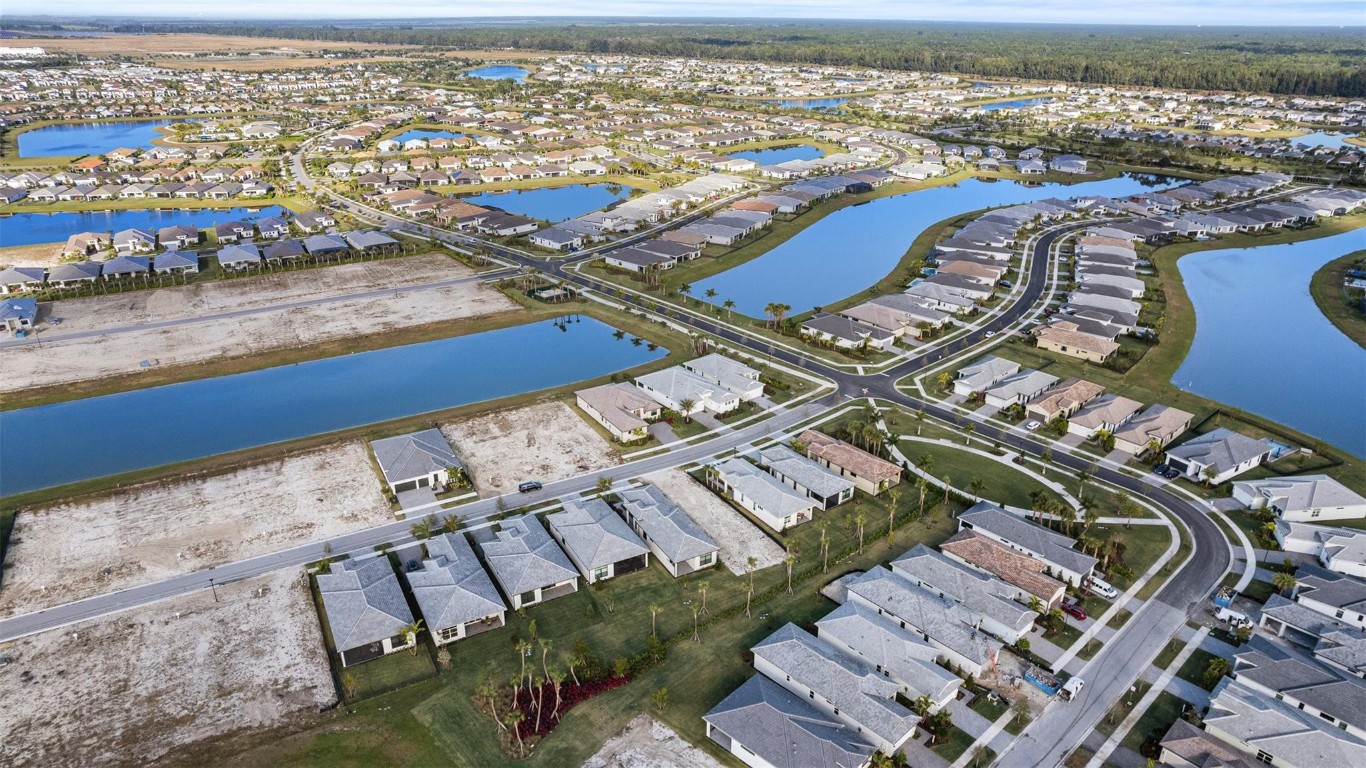 CRESSWIND PALM BEACH - Residential