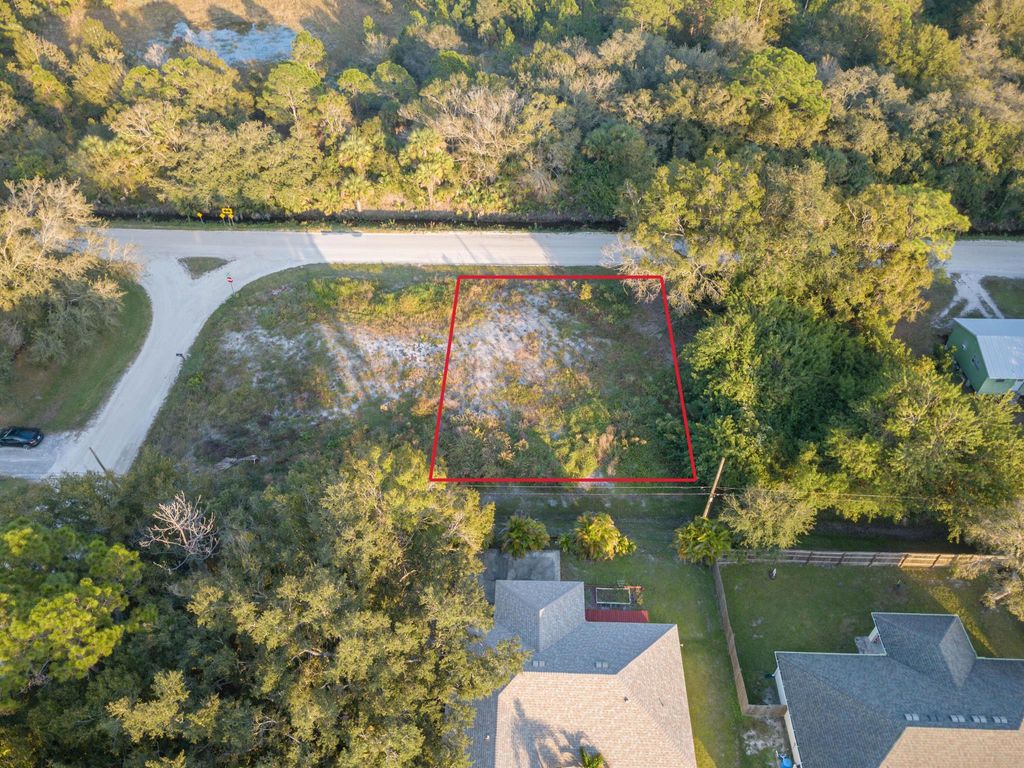 Photo of 8977 100th Avenue, Vero Beach, FL 32967 (MLS # R11141510)