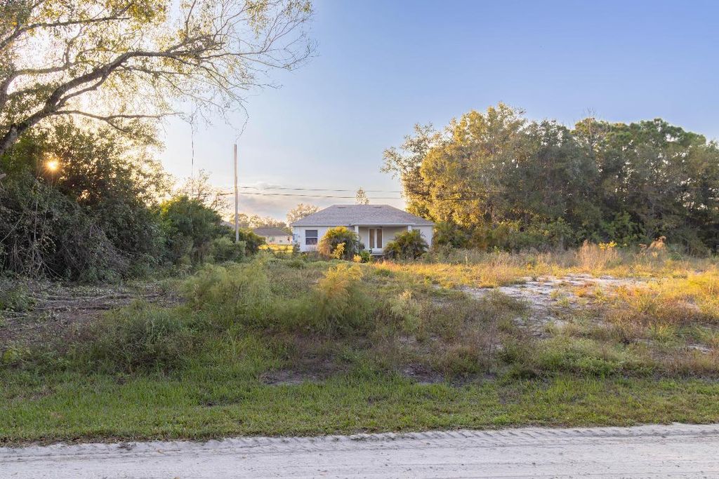 Photo of 8977 100th Avenue, Vero Beach, FL 32967 (MLS # R11141510)