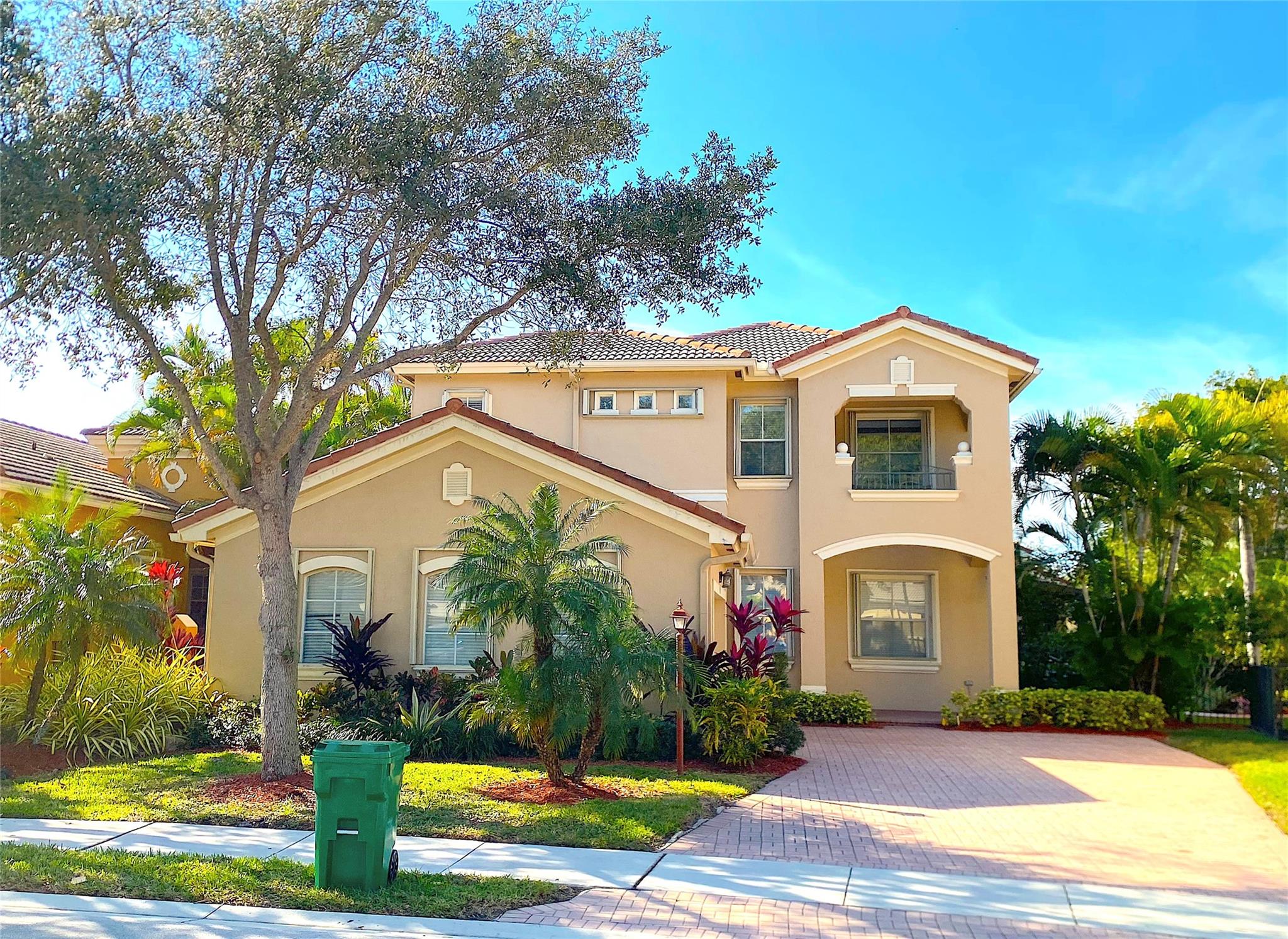 Come enjoy this totally remodeled home in Heron Bay- Tuscany, featuring a clean light and bright ambiance, 3 bedrooms in the second floor and one convenient room (Den/office) in the first floor, 3 full bathrooms . Other features include , fenced yard with a large area paved perfect for entertainment.