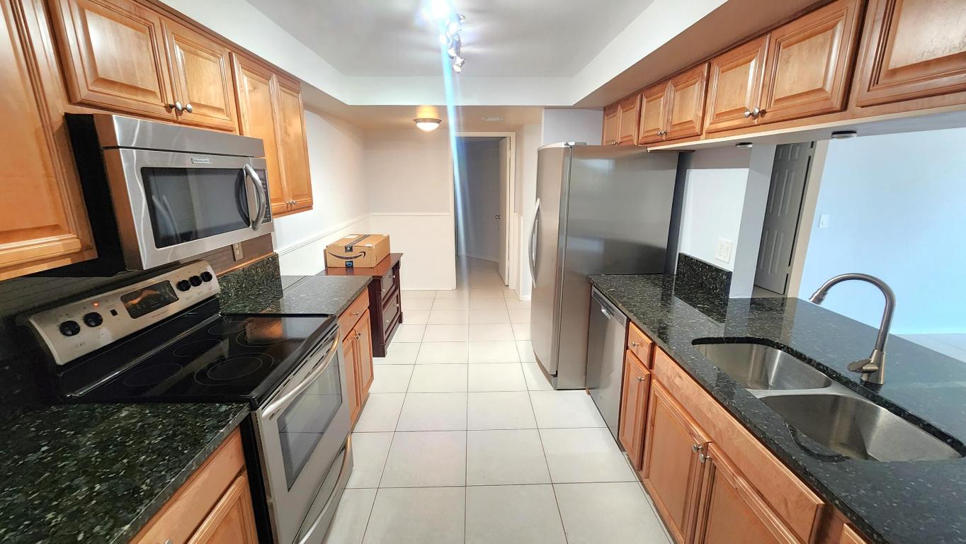 LAVERS DELRAY RACQUET CLUB CONDO - Residential