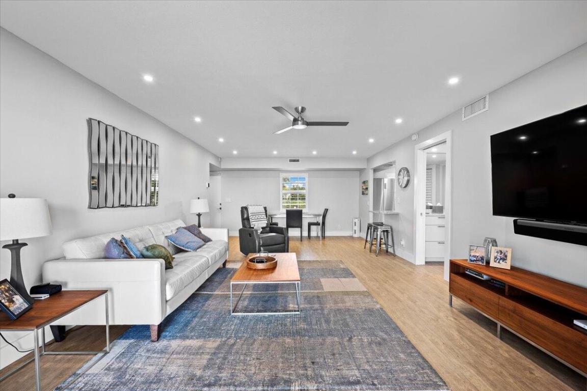 Sugar Sands Association. - Residential