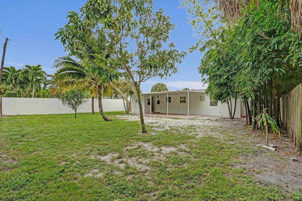 Greynolds Highlands Unit 1 In Pb 13 Pgs 25 To 27 I - Residential Lease