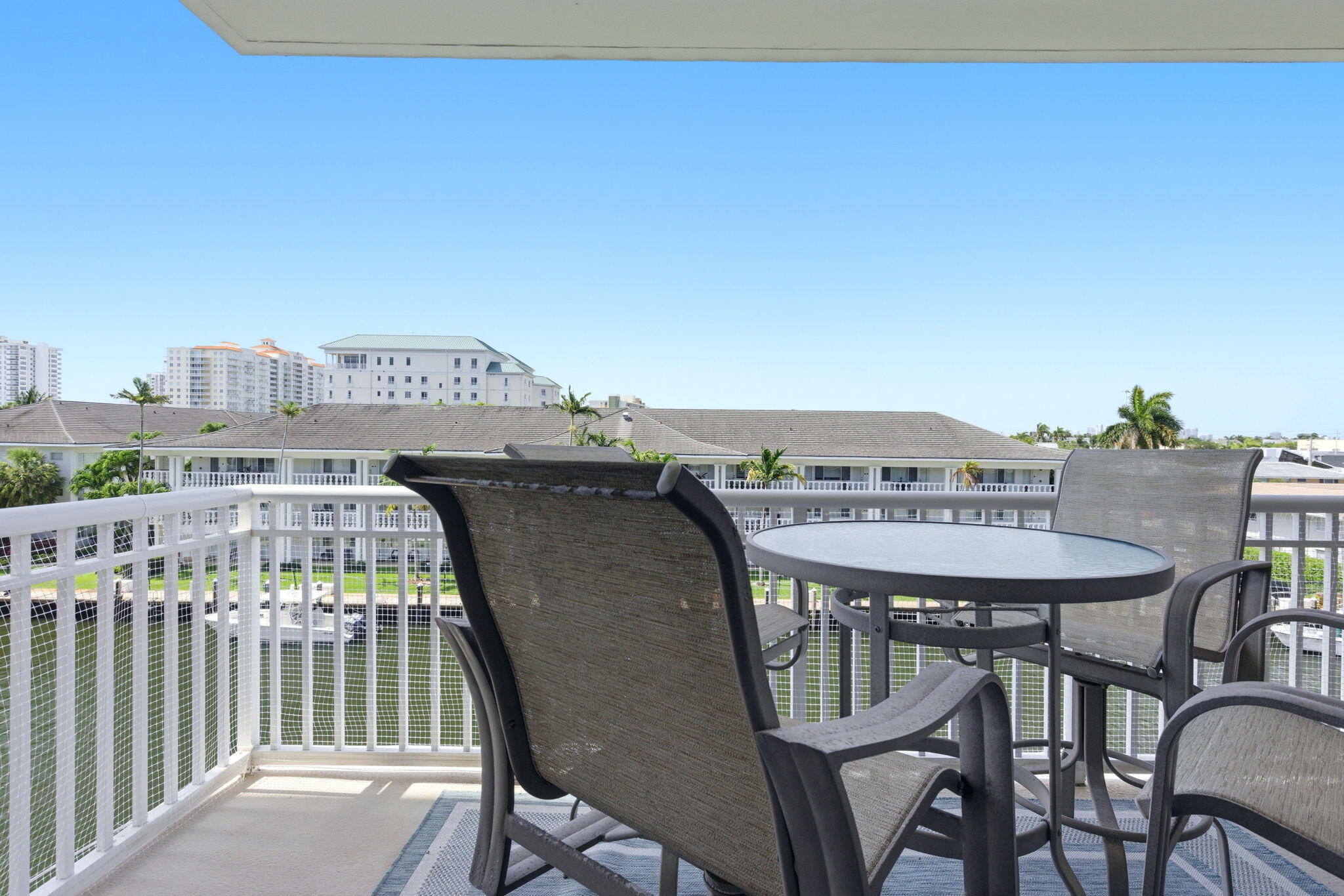 HAWTHORNE MANOR CONDO - Residential