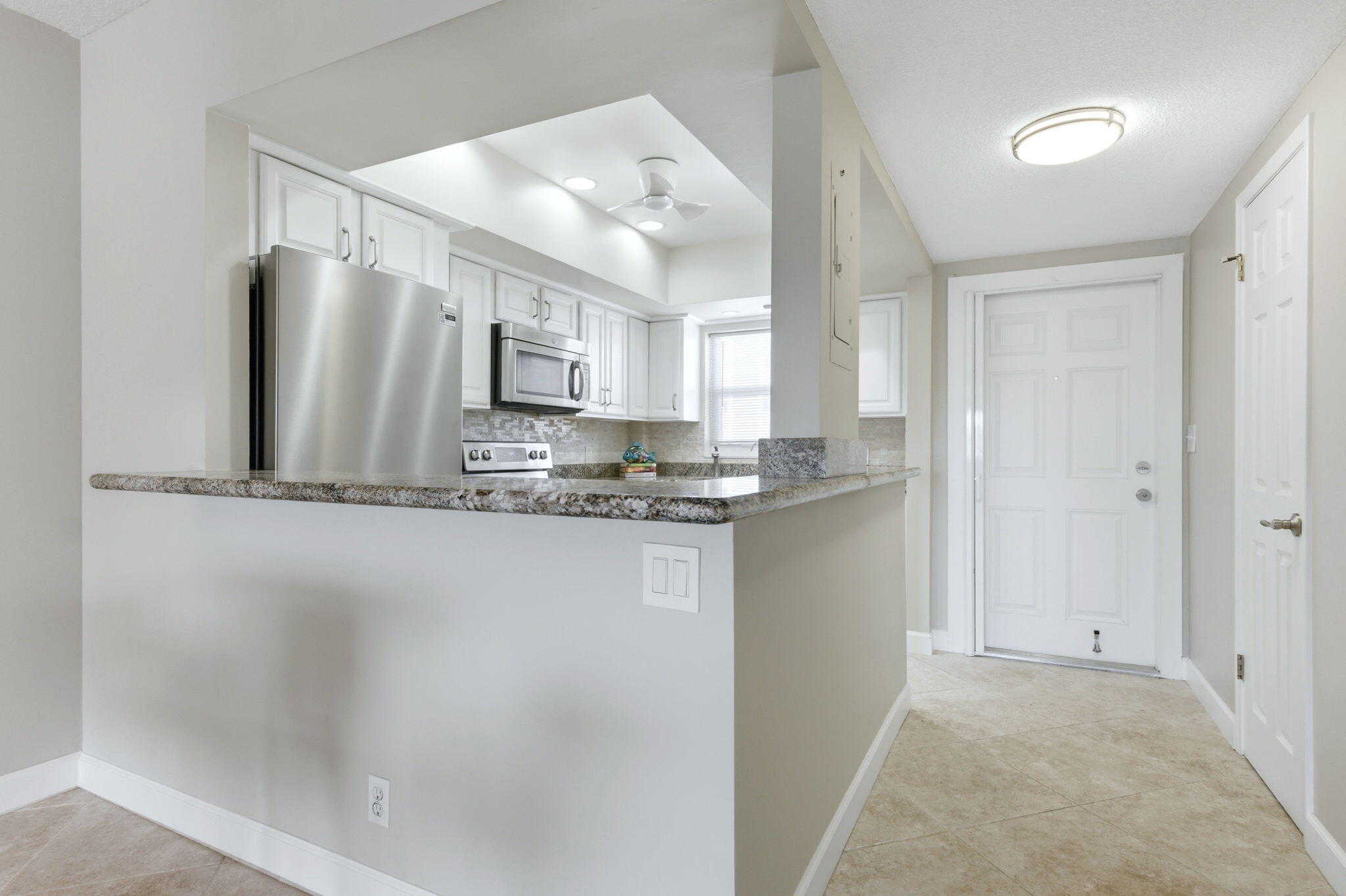 HAWTHORNE MANOR CONDO - Residential
