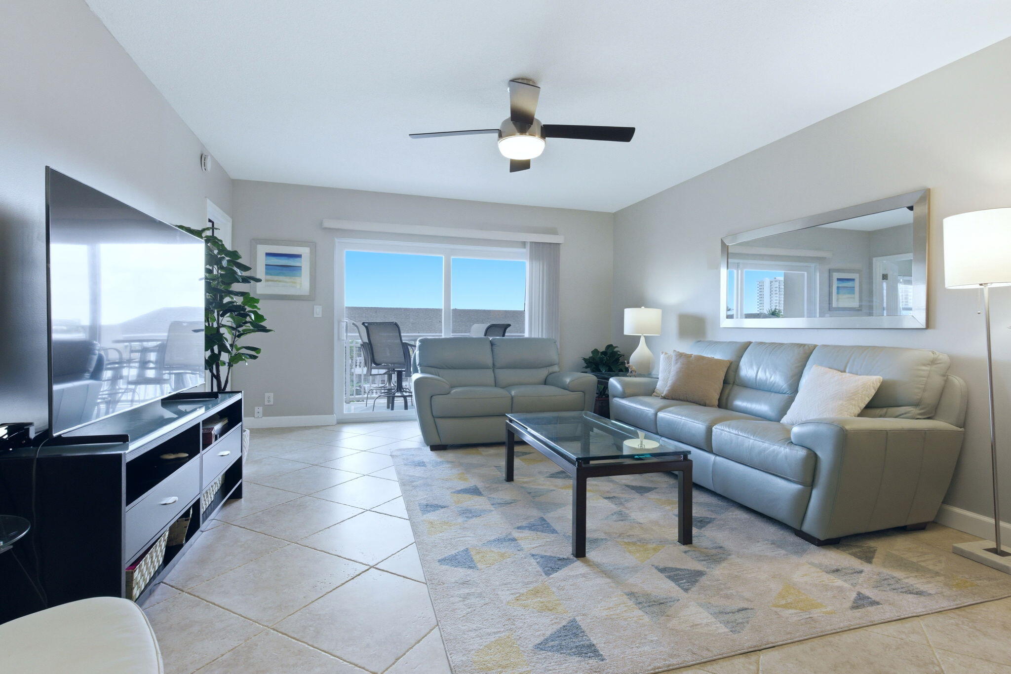 HAWTHORNE MANOR CONDO - Residential