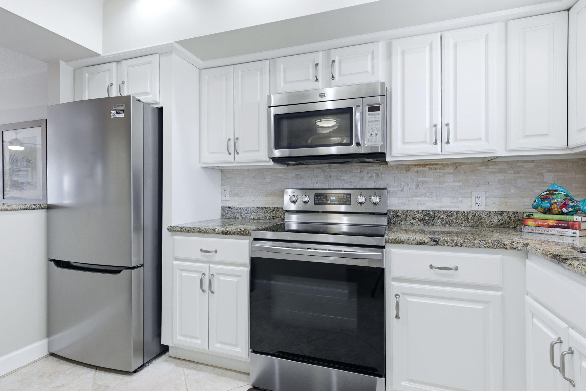 HAWTHORNE MANOR CONDO - Residential