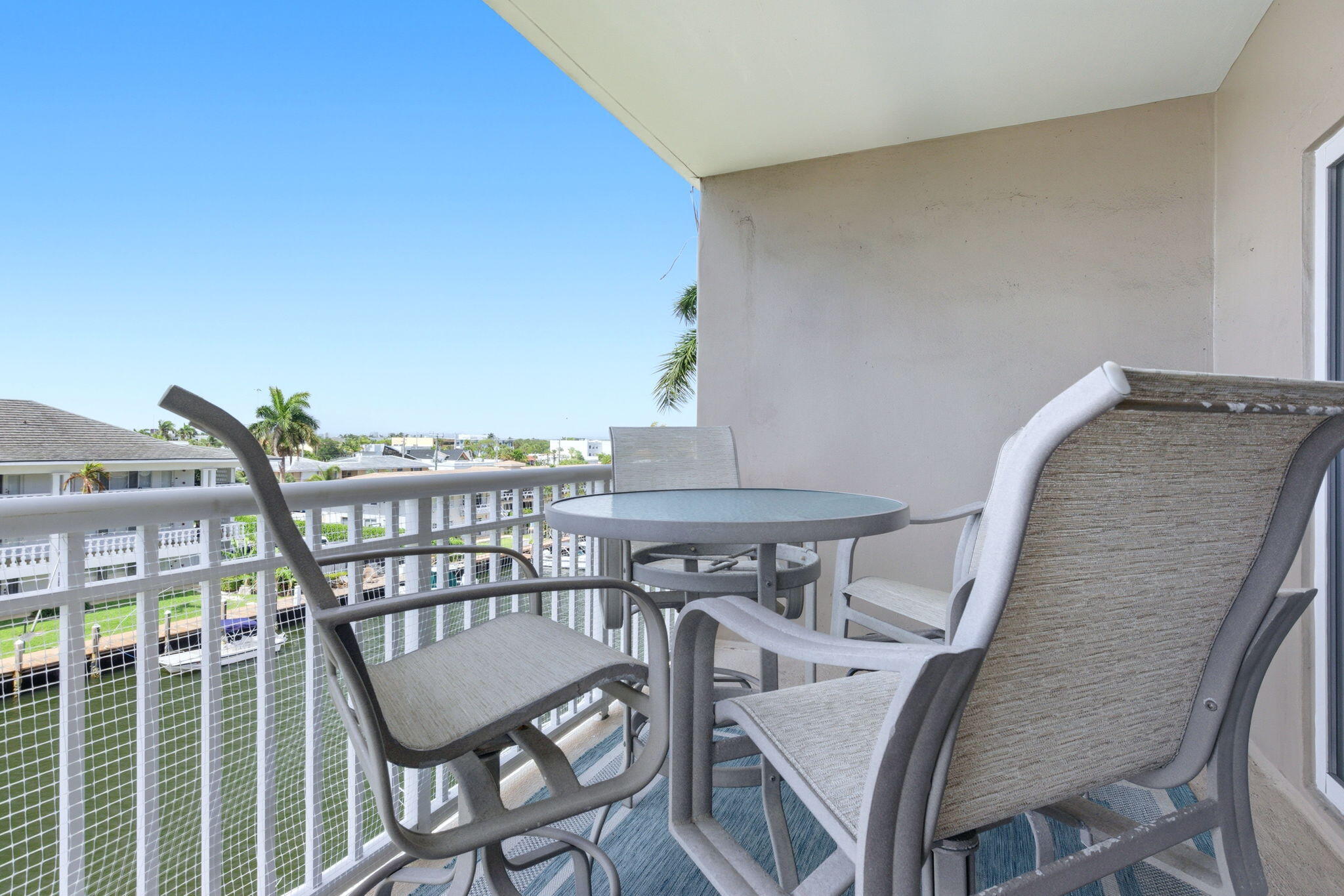 HAWTHORNE MANOR CONDO - Residential