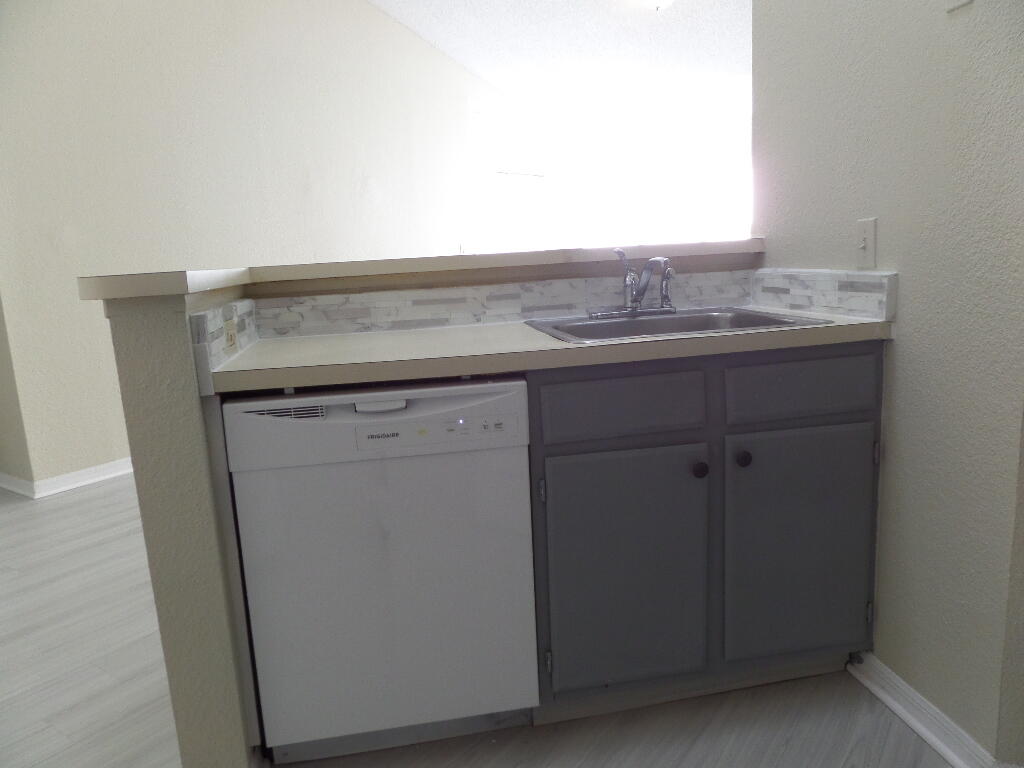 PONTE VERDE AT PALM BEACH LAKES CONDO - Residential Lease